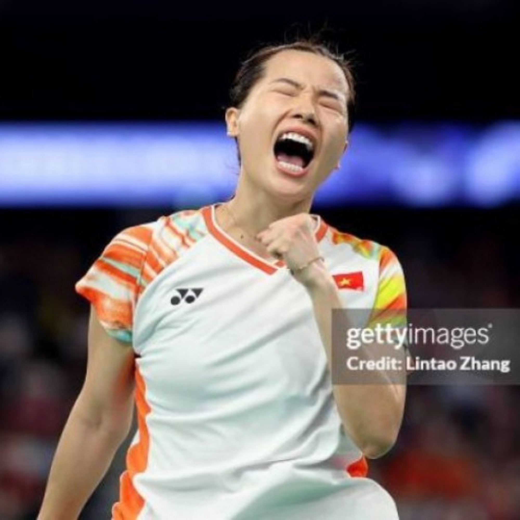  - Thùy Linh khiến cựu vô địch cầu lông thế giới cáu giận và nhận thẻ đỏ
