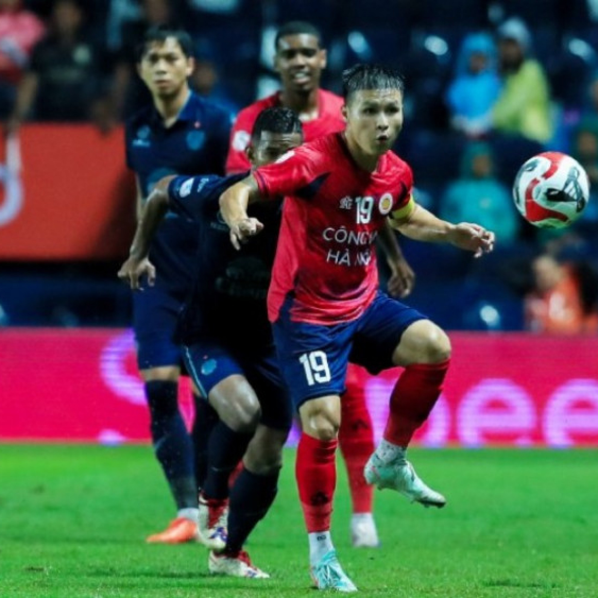  - Video bóng đá Buriram – Công an Hà Nội: Thủy chiến căng thẳng, Quang Hải tỏa sáng (Cúp C1 ĐNA)