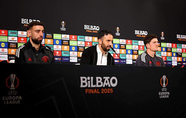 Họp báo MU đấu chung kết Europa League: HLV Amorim bàn về khả năng đá hiệp phụ, không lo mất việc - 1
