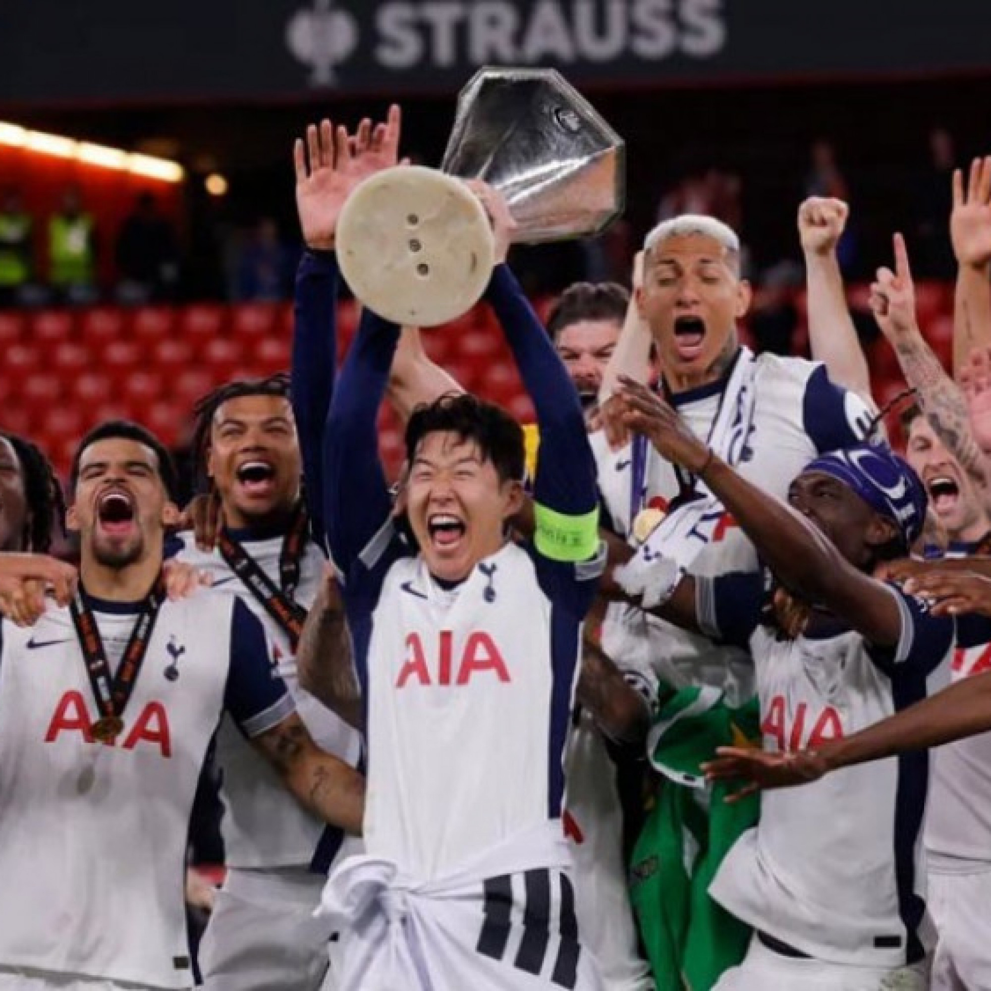  - Son Heung Min vô địch không có huy chương Europa League, tự nhận là huyền thoại Tottenham