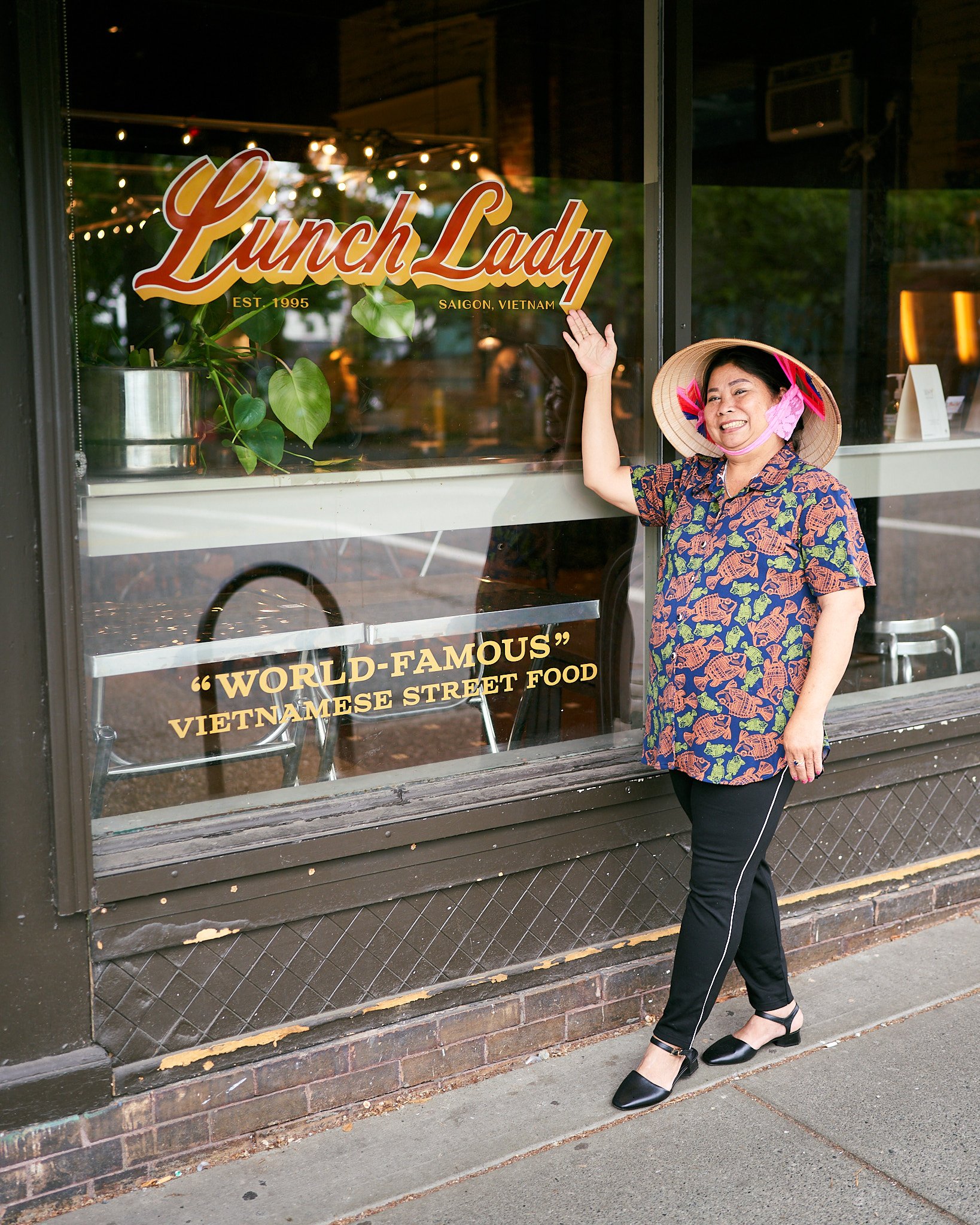"Lunch Lady" Nguyễn Thị Thành: Từ quán bún vỉa hè đến di sản ẩm thực toàn cầu - 5