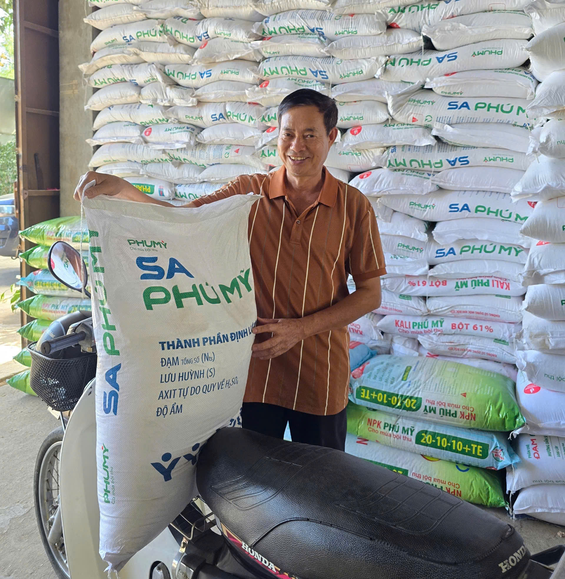 Phú Mỹ cung ứng gần nửa triệu tấn phân bón cho vụ Hè thu/mùa mưa - 2