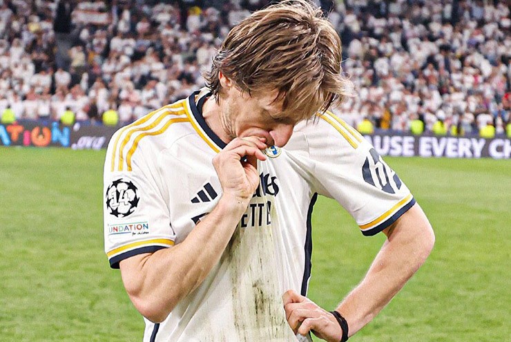 Modric chính thức chia tay Real Madrid sau 13 năm - 1