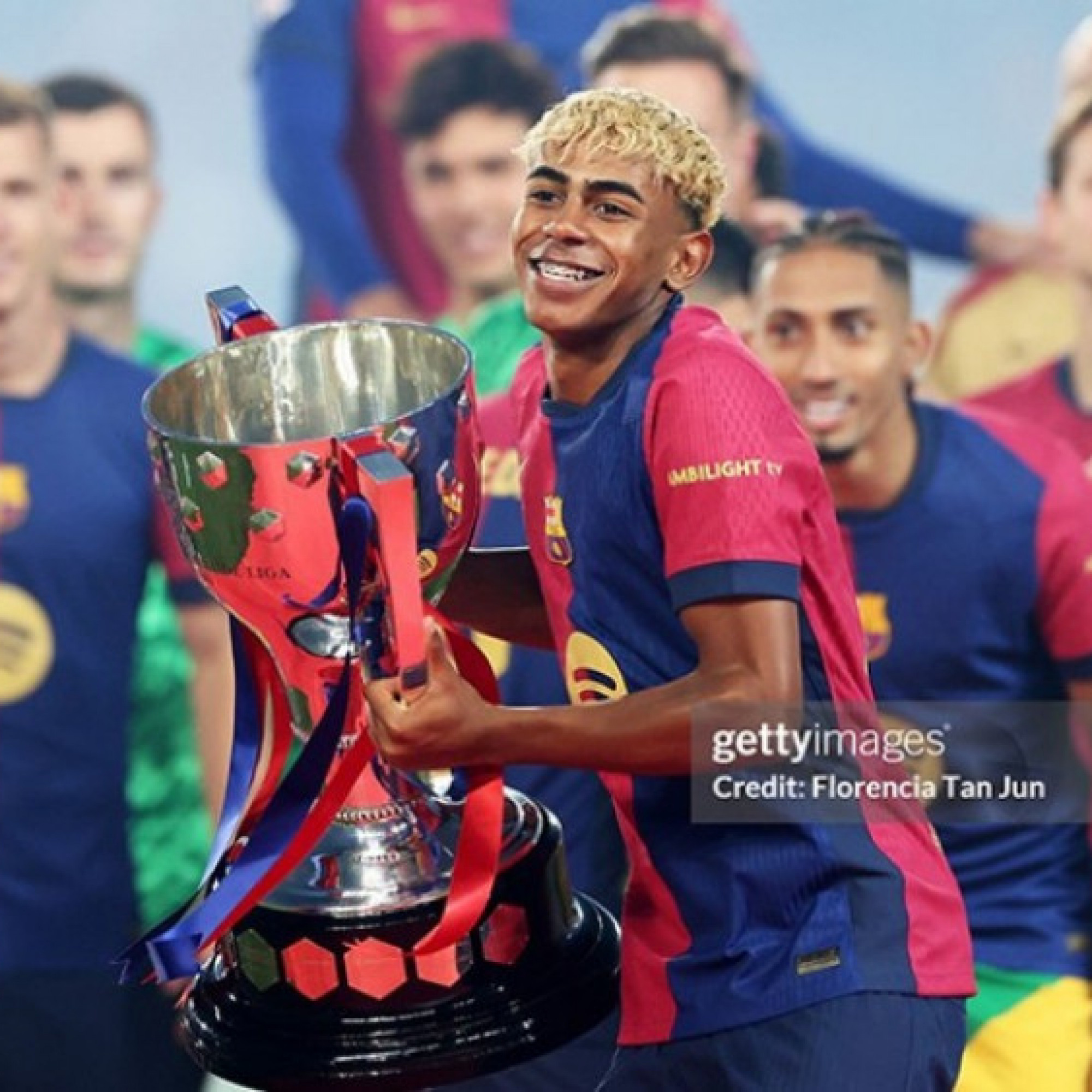  - Yamal từng bị phạt nặng vì vô kỷ luật, lột xác thành "báu vật mới" của Barcelona