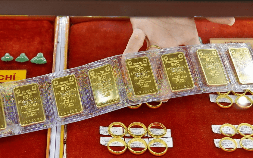 Giá vàng giảm mạnh - 1