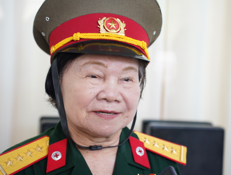 Nữ cựu chiến binh rưng rưng nhớ ‘người bạn cùng trường’, nguyên Chủ tịch nước Trần Đức Lương