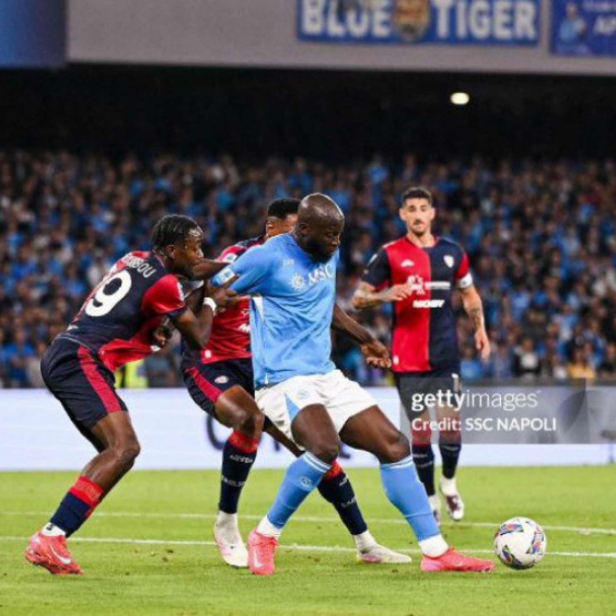  - Kết quả bóng đá Napoli - Cagliari: McTominay - Lukaku định đoạt ngôi vương (Serie A)