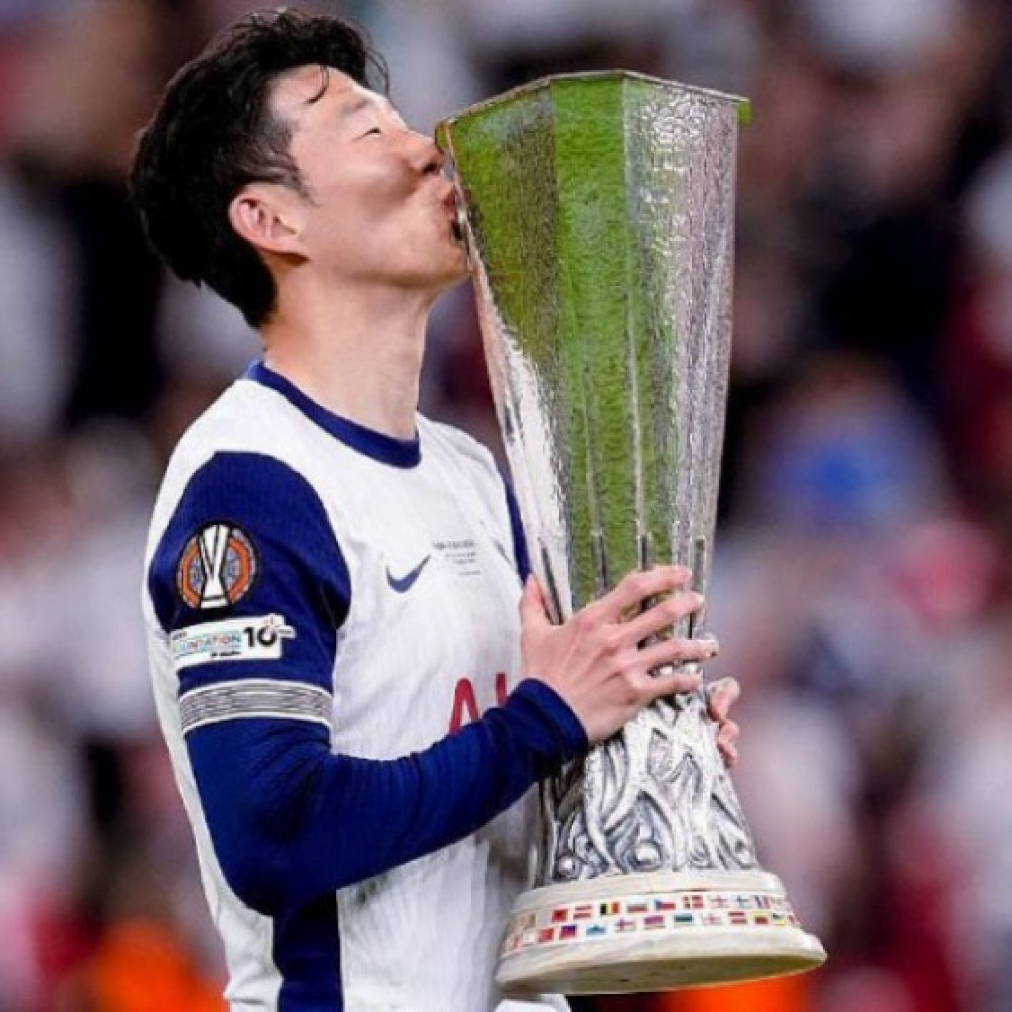  - Son Heung Min vinh quang ập xuống, “đỡ” không kịp: Xứng danh huyền thoại