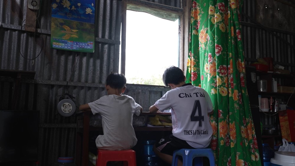 Dương Hồng Phúc tặng hết cát-xê, Kim Duyên và Thành Đạt trích tiền túi tặng các em nhỏ mồ côi - 6