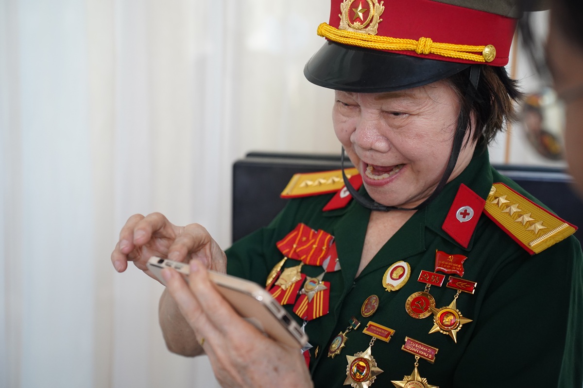nu cuu chien binh rung rung nho ‘nguoi ban cung truong’, nguyen chu tich nuoc tran duc luong - 5