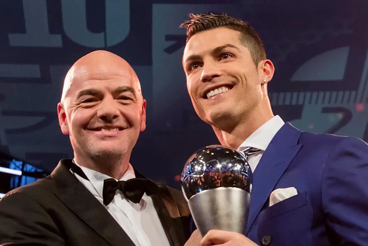 Ronaldo được FIFA hậu thuẫn đá với Messi ở Club World Cup, Al Nassr đòi giảm nửa lương - 1