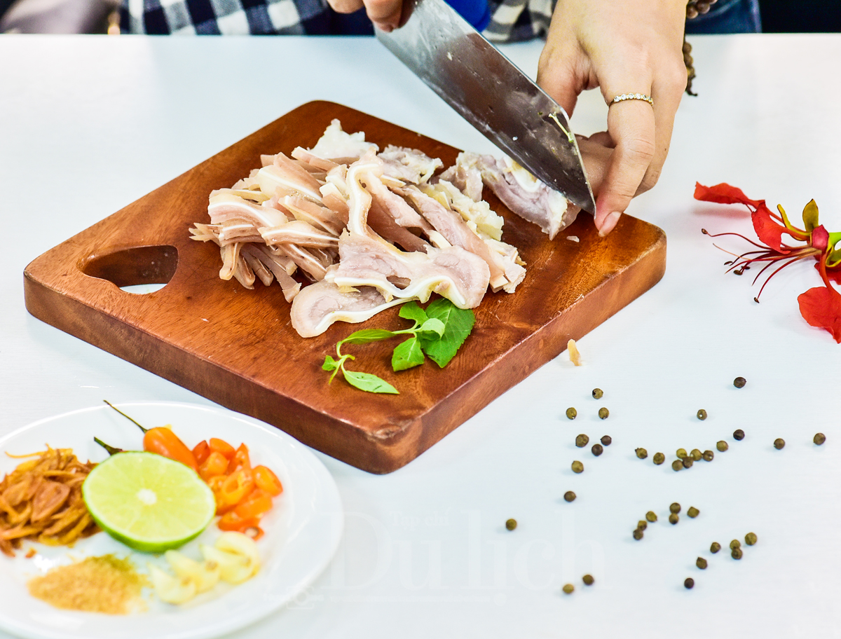 Độc đáo món gỏi hoa phượng mênh mang nỗi nhớ miền quê ngoại - 8