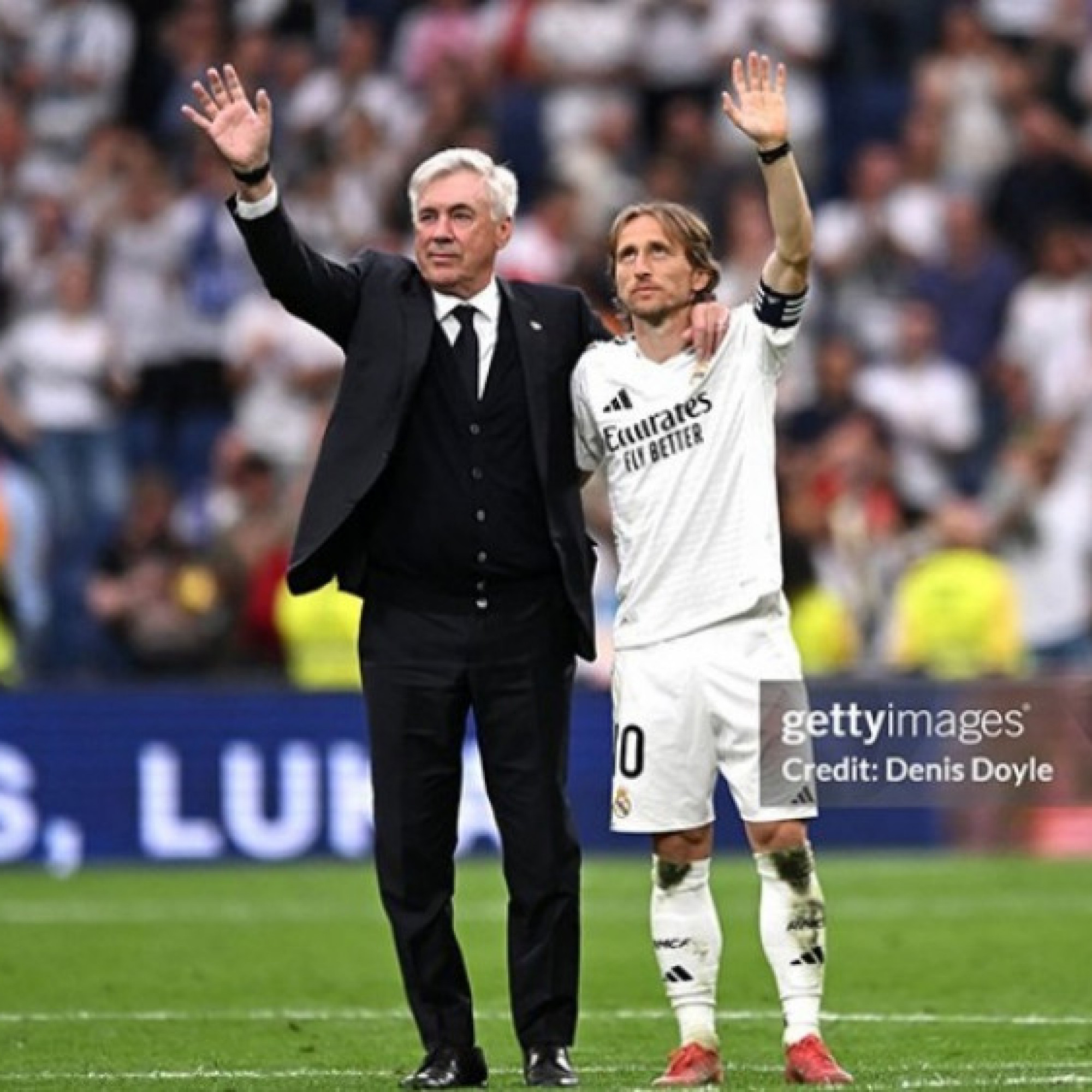  - HLV Ancelotti - Modric bật khóc chia tay Real, "ông trùm" Perez không kìm được nước mắt