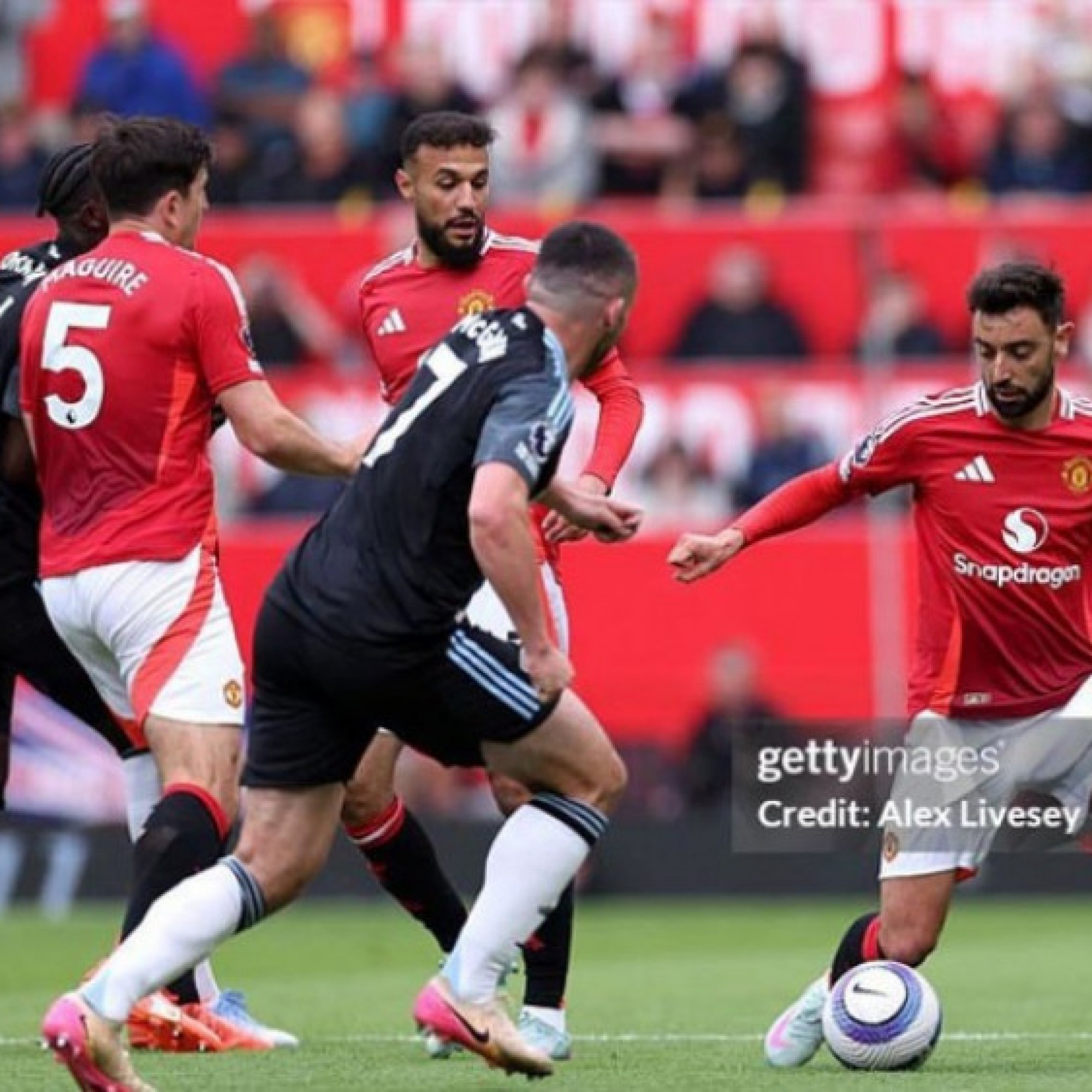  - Video bóng đá MU - Aston Villa: Thẻ đỏ nghiệt ngã (Ngoại hạng Anh)