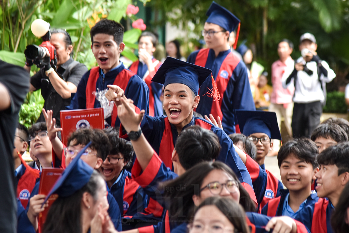Lễ tri ân và trưởng thành đầy cảm xúc của học sinh khối 9 THCS Lê Quý Đôn - 4