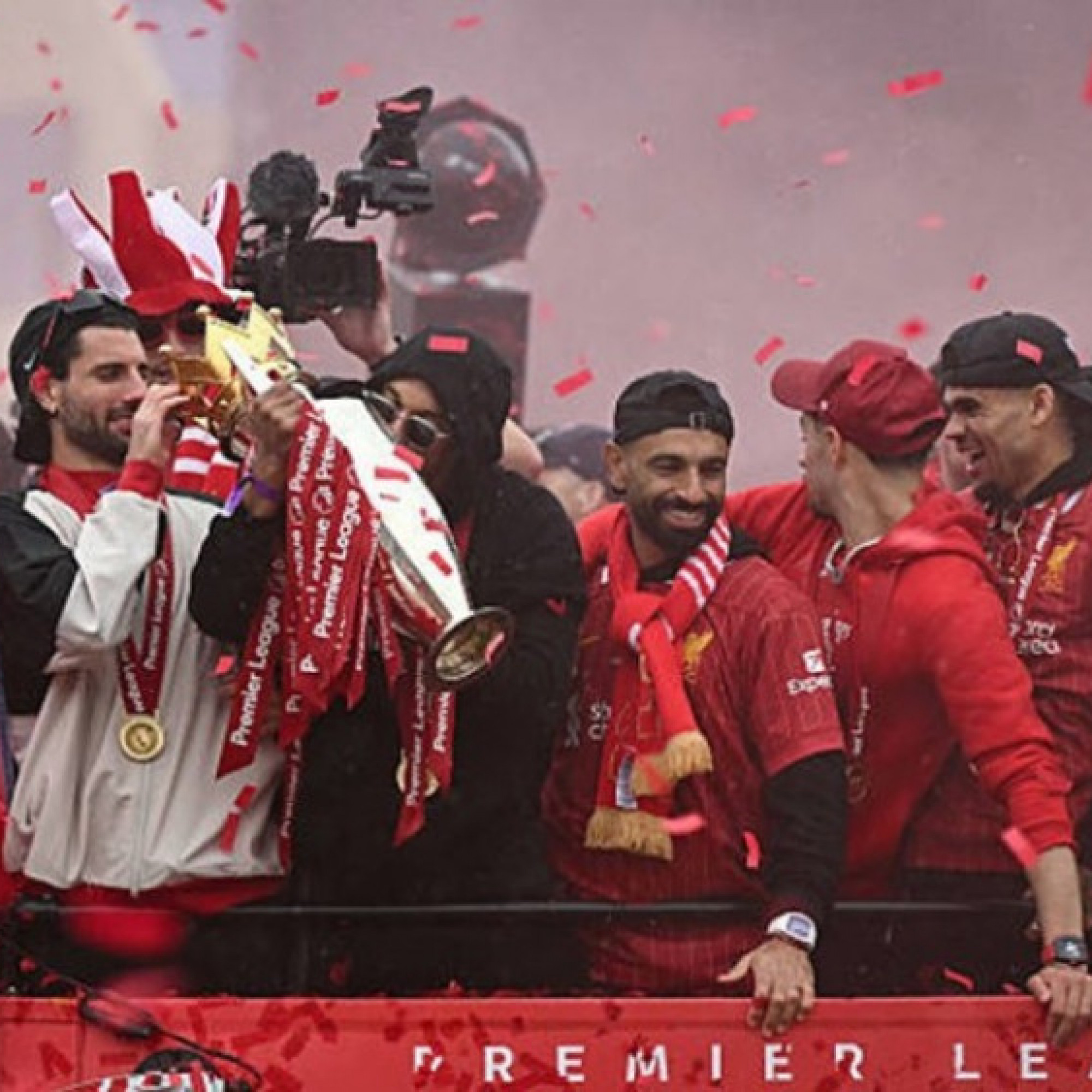  - Choáng Southampton bét bảng Ngoại hạng Anh vẫn kiếm nhiều hơn nhà vô địch Serie A