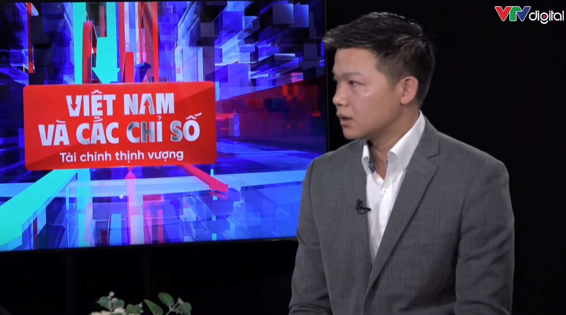 VN-Index vượt 1.300 điểm nhưng vì sao nhiều nhà đầu tư vẫn chưa “về bờ”? - 2