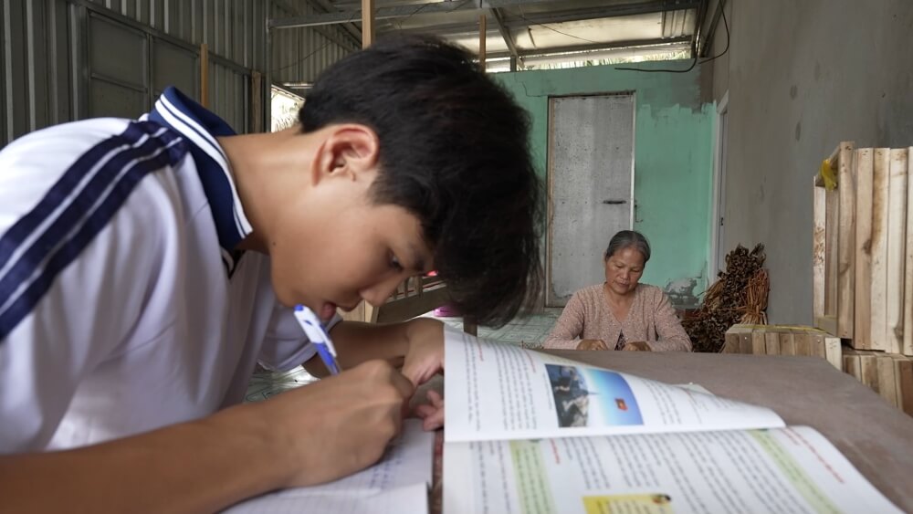 Tờ tiền 10.000 đồng – kỷ vật cuối cùng mẹ để lại cho cô bé mồ côi khiến Lâm Vỹ Dạ và Hà Thu khóc nghẹn - 5