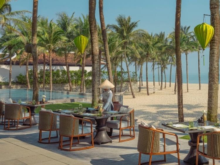 Khu nghỉ dưỡng Four Seasons The Nam Hải được tạp chí Travel + Leisure vinh danh