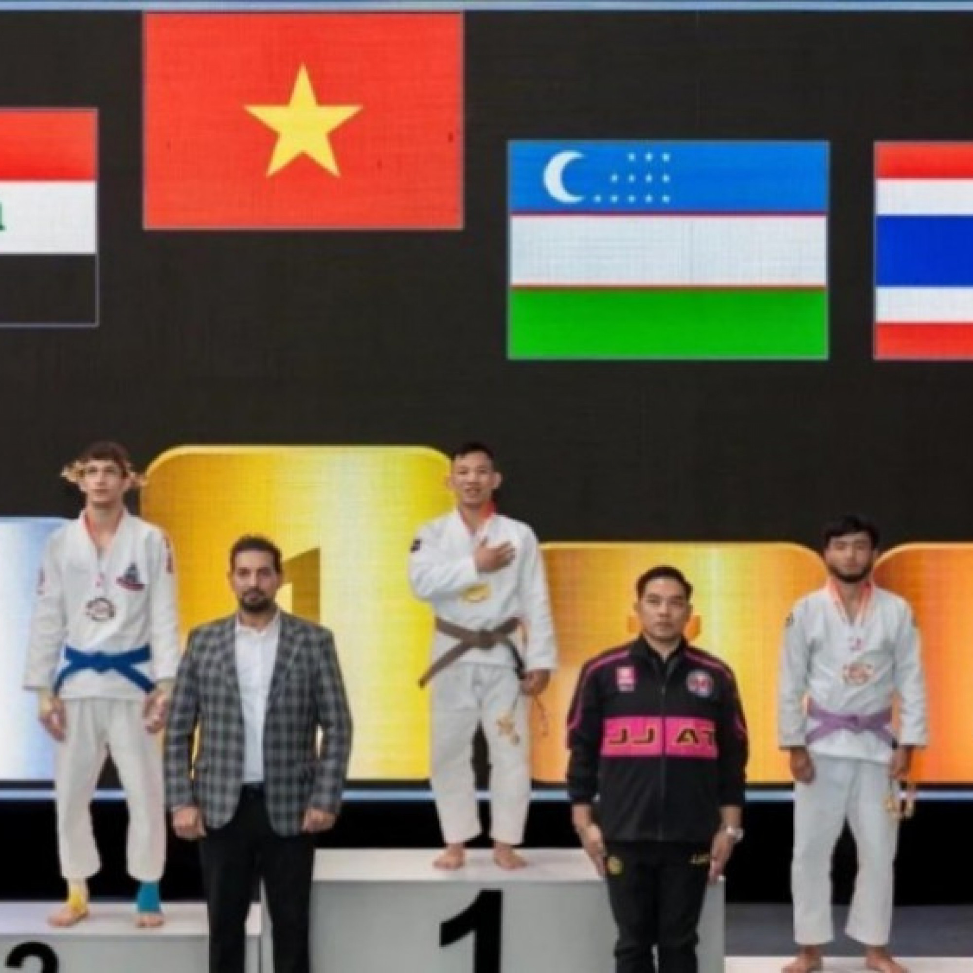  - Đào Hồng Sơn vô địch xong jujitsu châu Á, bơi vào "bể cá mập" ở MMA Việt Nam