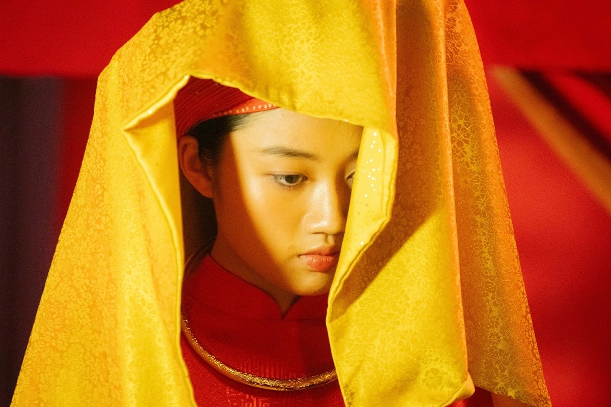 'Ảnh hậu trẻ nhất Việt Nam' hóa cô dâu bí ẩn trong kinh dị ‘Út Lan: Oán Linh Giữ Của’ - 1
