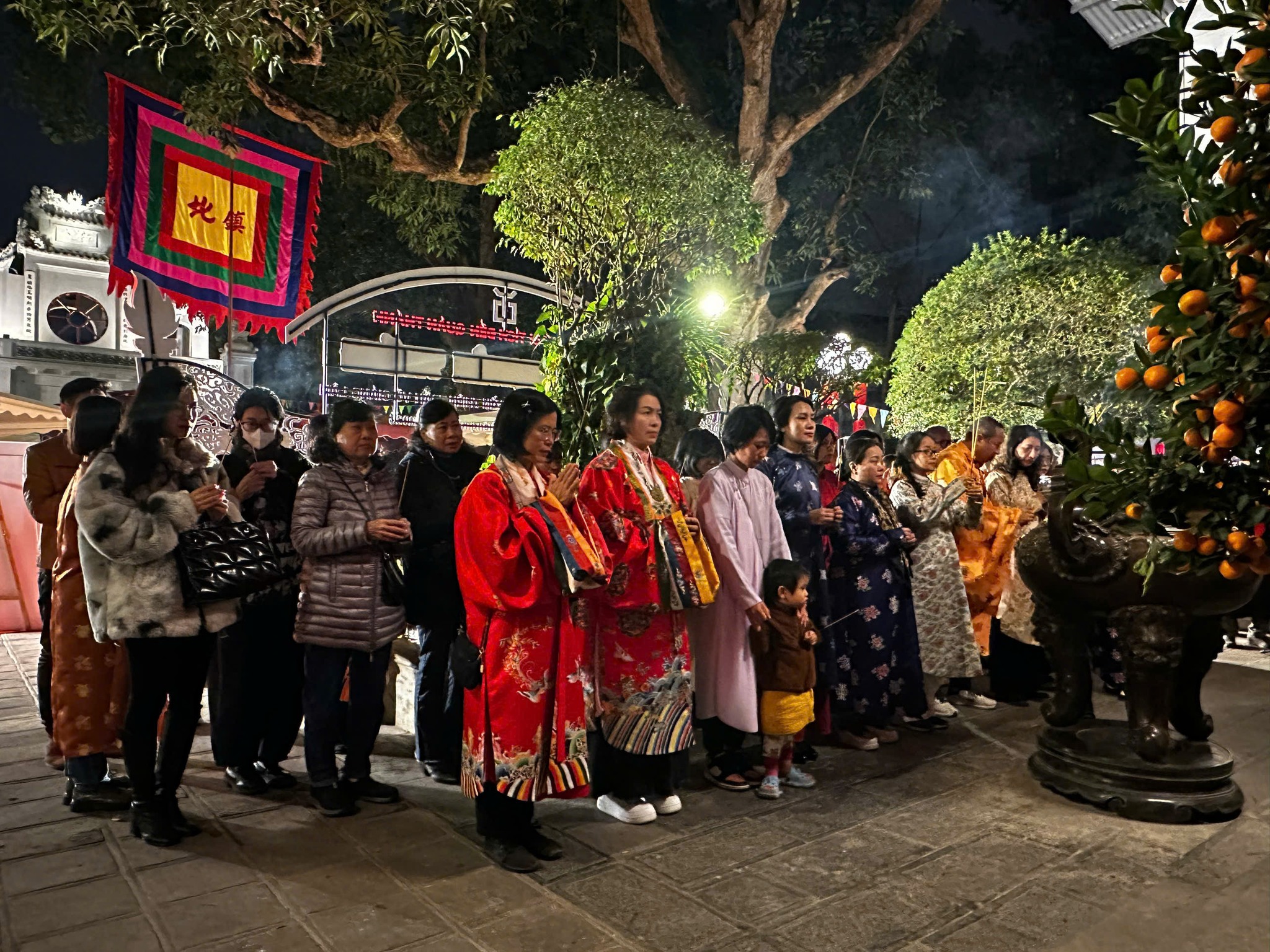 'Tiếng chuông Trấn Vũ' - Khám phá không gian tâm linh và lịch sử kỳ bí giữa lòng Hà Nội - 2