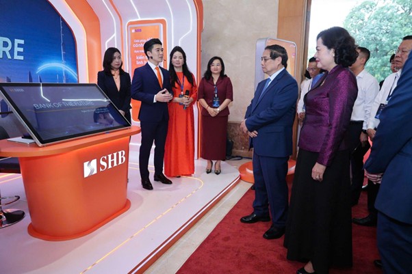 Phó Chủ tịch SHB Đỗ Quang Vinh giới thiệu giải pháp thanh toán tích hợp tại ngày Chuyển đổi số ngành ngân hàng - 1