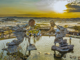  - Khám phá văn hóa bản địa và giải trí hiện đại dưới chân núi Lang Biang