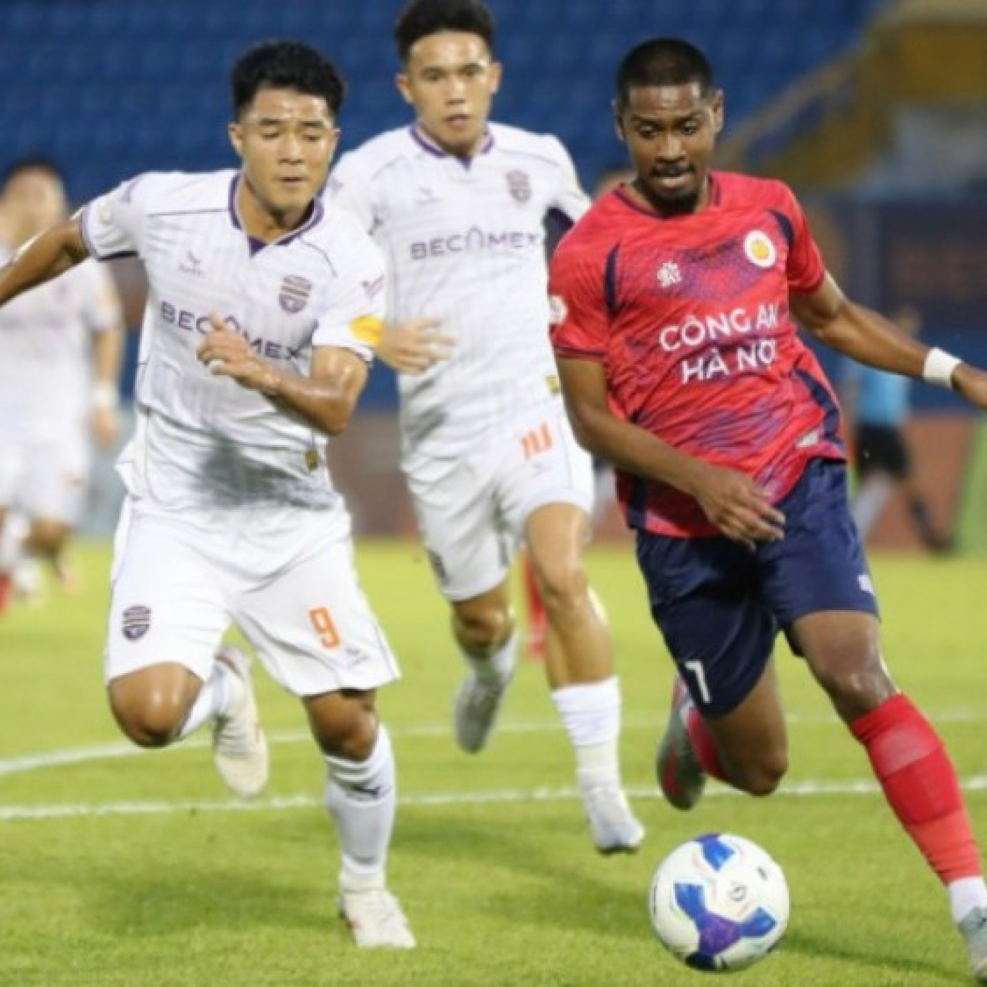  - Video bóng đá Bình Dương - Công an Hà Nội: Dứt điểm thảm họa (V-League)