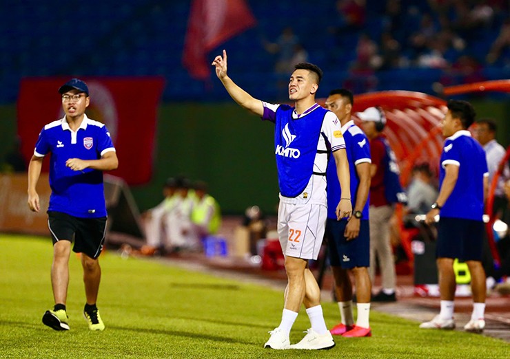 ĐT Việt Nam tranh hùng Malaysia, HLV Kim Sang Sik nhận tin không vui về Tiến Linh - 1