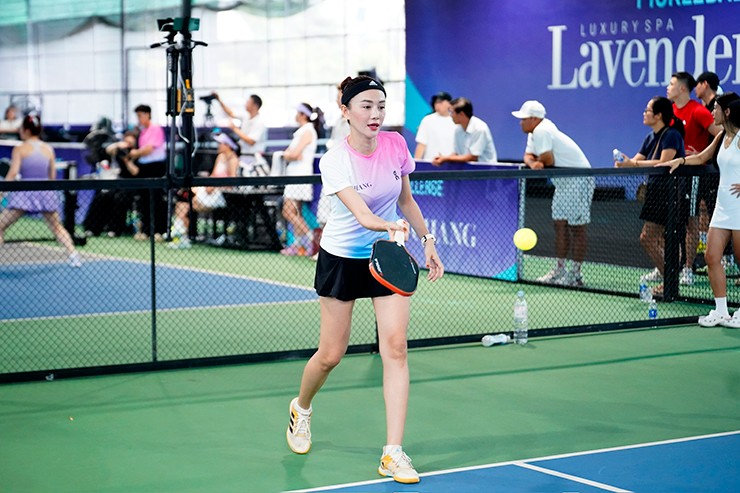 Ca sĩ Bảo Thy, cô giáo thể dục đua tài ở giải pickleball có thưởng tới 100 triệu đồng - 11