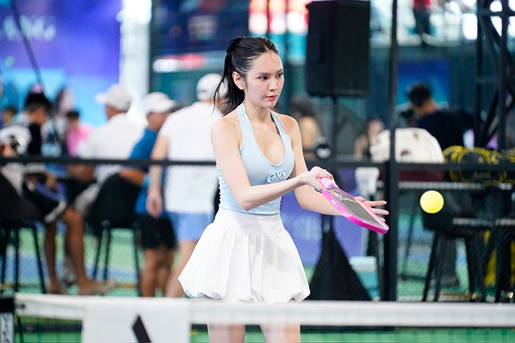 Ca sĩ Bảo Thy, cô giáo thể dục đua tài ở giải pickleball có thưởng tới 100 triệu đồng - 2
