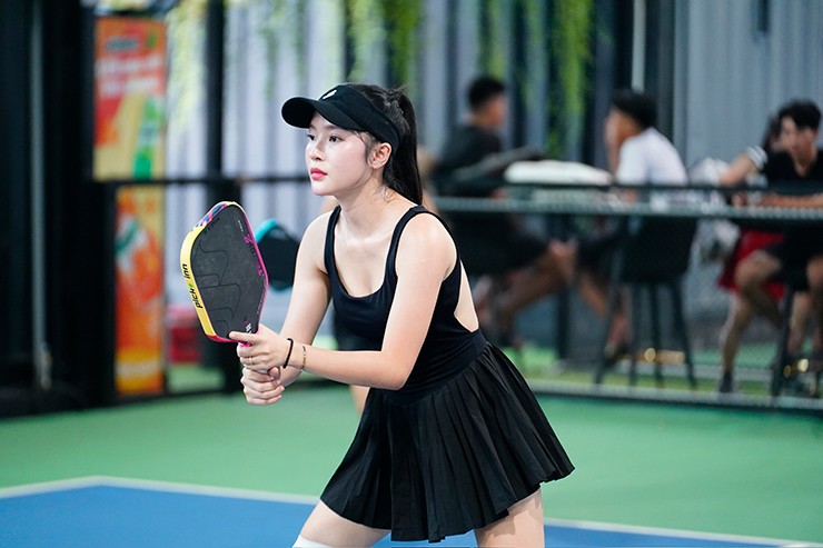 Ca sĩ Bảo Thy, cô giáo thể dục đua tài ở giải pickleball có thưởng tới 100 triệu đồng - 6