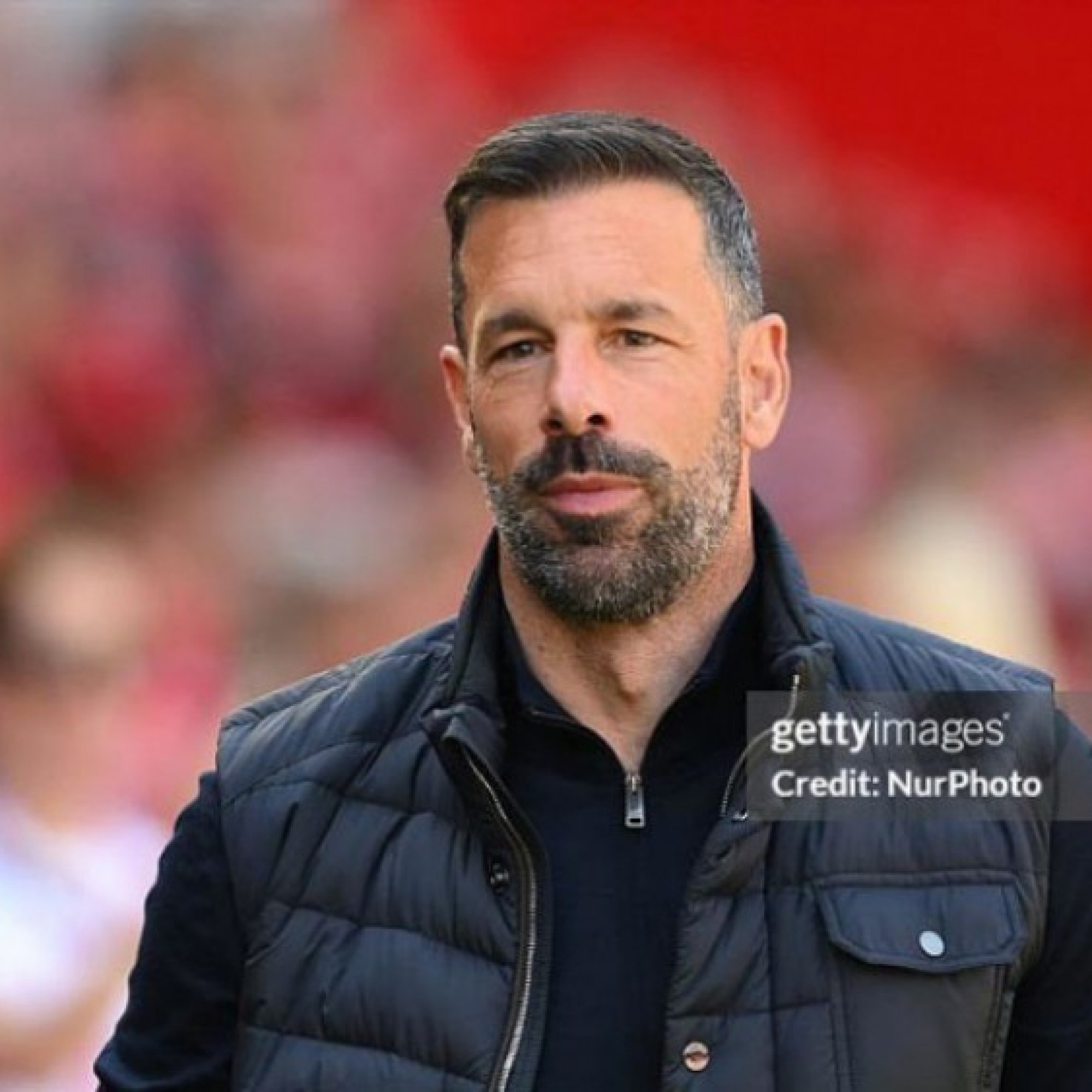  - Leicester nguy cơ bị trừ điểm nặng, Van Nistelrooy khó quay lại Ngoại hạng Anh