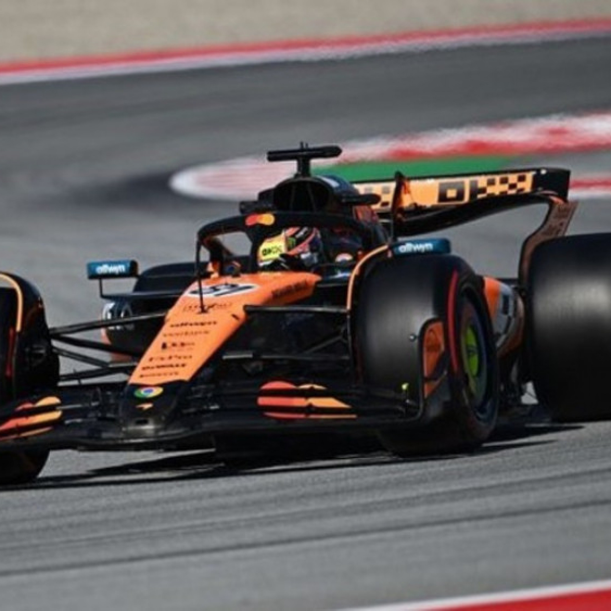  - Đua xe F1, Spanish GP: Mercedes trở lại top đầu, bộ đôi McLaren thay nhau dẫn đầu