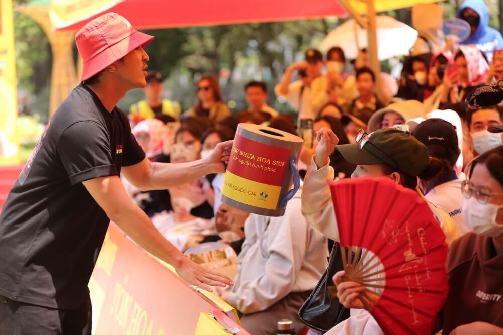 Lâm Vỹ Dạ khóc nức nở: Con tôi 14 tuổi nhưng chưa bao giờ tôi dám để con ở một mình trong nhà - 11