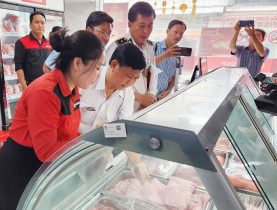  - Tạm giữ nhiều mặt hàng tại Fresh Shop Mỹ Xuyên của Công ty C.P.