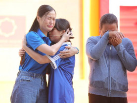  - Lâm Vỹ Dạ khóc nức nở: Con tôi 14 tuổi nhưng chưa bao giờ tôi dám để con ở một mình trong nhà