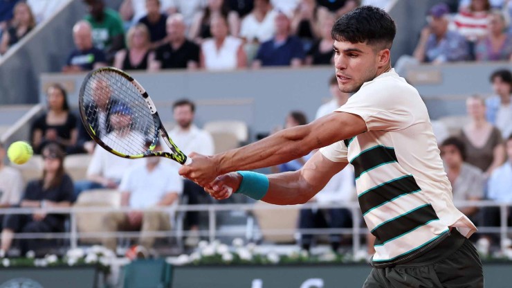 Alcaraz lập cột mốc mới, Swiatek xuyên phá nhiều kỷ lục Roland Garros - 1