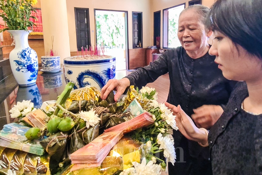 Cùng cô Bảy Ôi chăm chút gói ngọt bùi trong từng chiếc bánh ú tro ngày Tết - 11