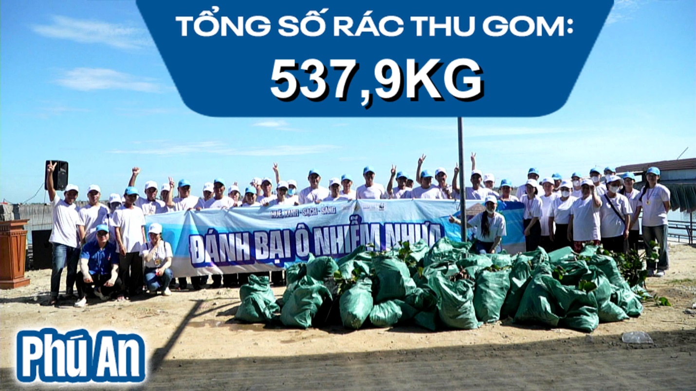 Hàng trăm người tham gia sự kiện đi bộ nhặt rác - 2