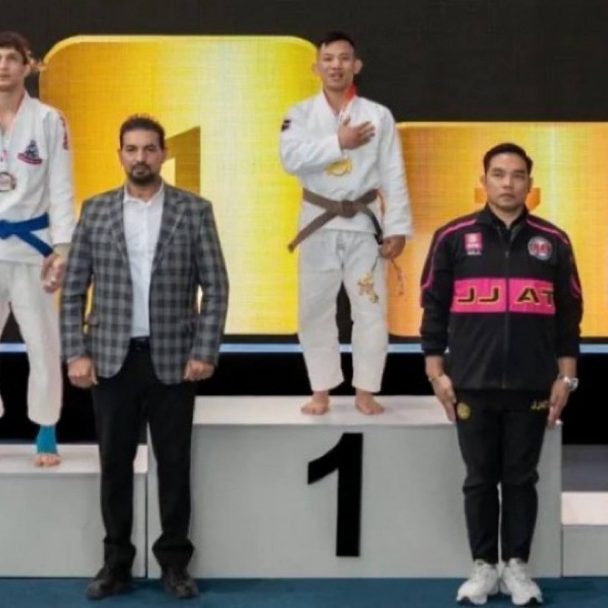  - Võ sỹ Đào Hồng Sơn bị chơi xấu vẫn giành HCV jujitsu: Đu người, bẻ tay đối thủ