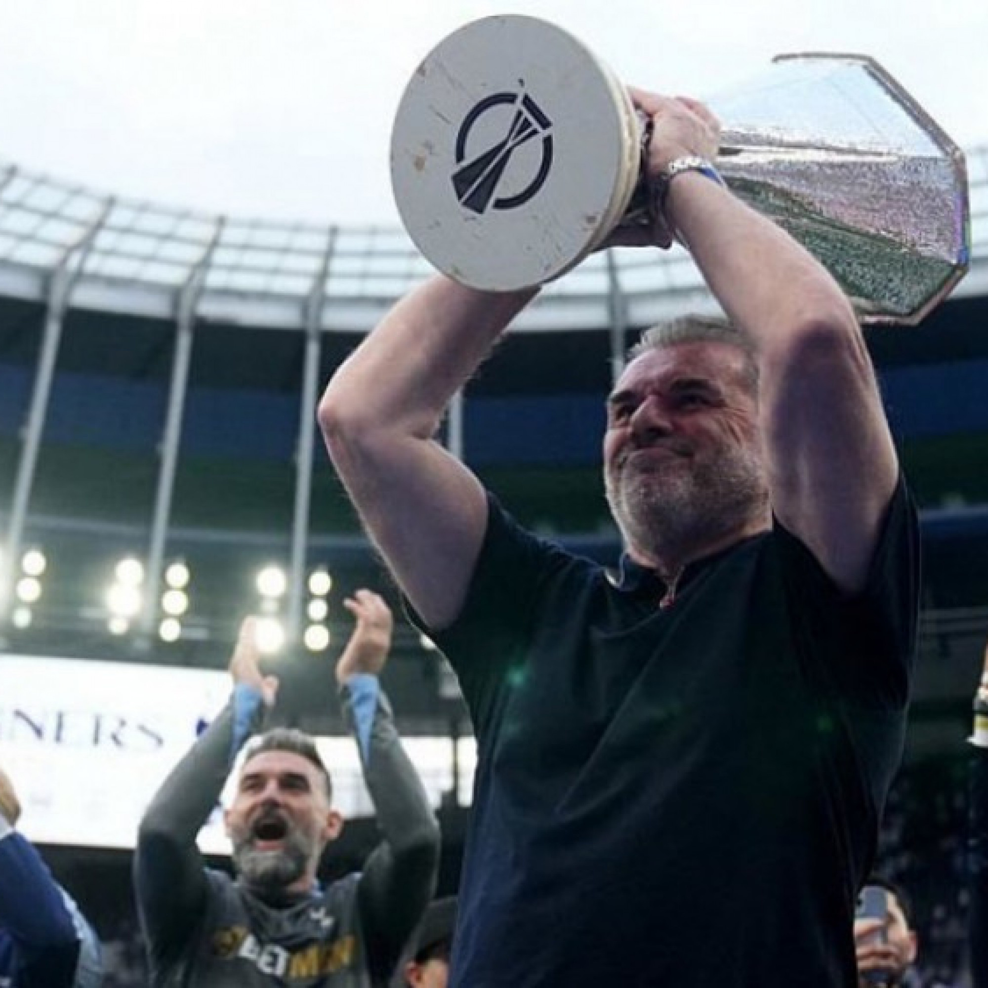  - SỐC: Rộ tin Postecoglou bị Tottenham sa thải dù vô địch Europa League