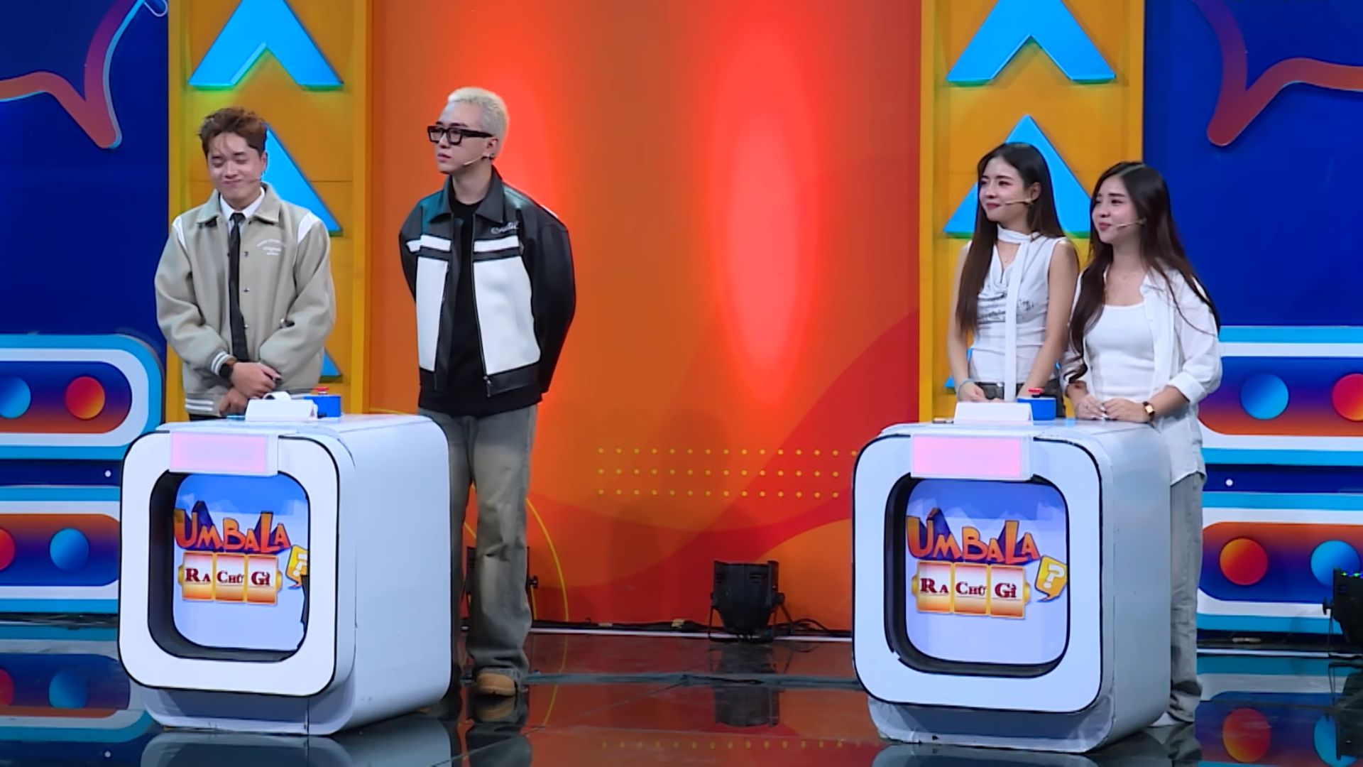 Úm Ba La Ra Chữ Gì?: MC Đại Nghĩa “đứng hình” trước độ “chịu chơi” của dàn ca sĩ, diễn viên trẻ - 2
