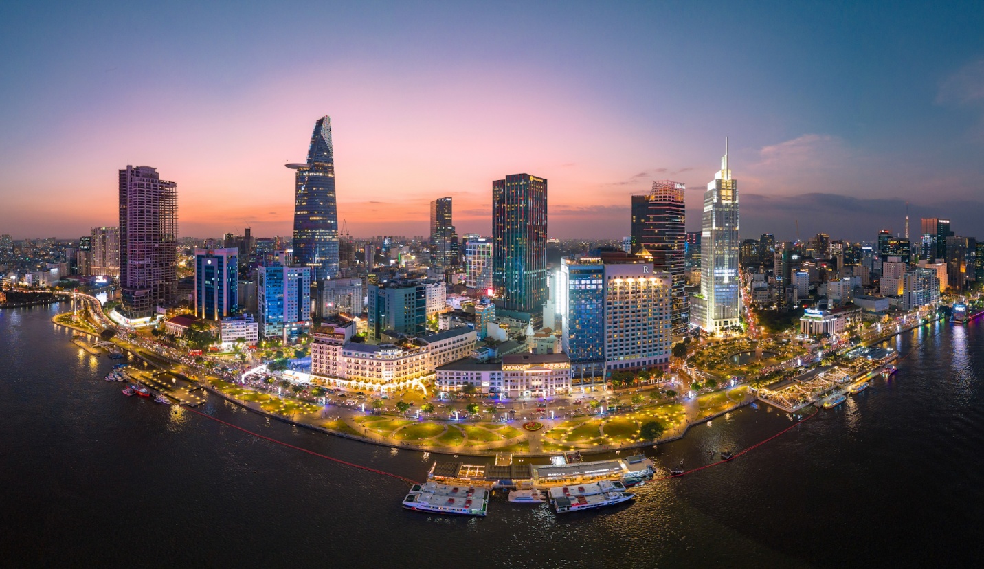 tp.hcm trong khoanh khac ngay chuyen sang dem - 1