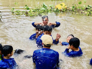 Cồn Sơn vào mùa, đi ăn trái cây, xem ếch, cá lóc nhảy vòng