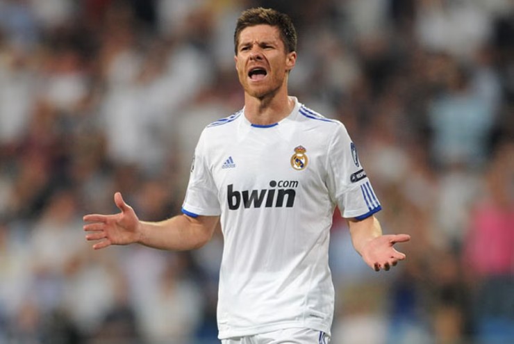 Real Madrid ráo riết chuyển nhượng: HLV Alonso chọn ai thay “ông chủ tuyến giữa”? - 1