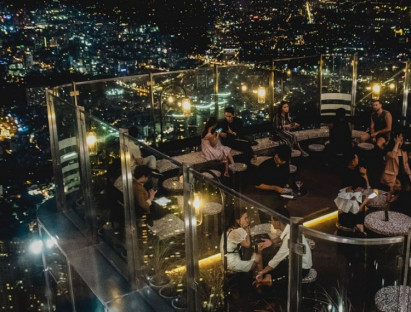  - Ngồi giữa trời cao, ngắm một TP.HCM an tĩnh