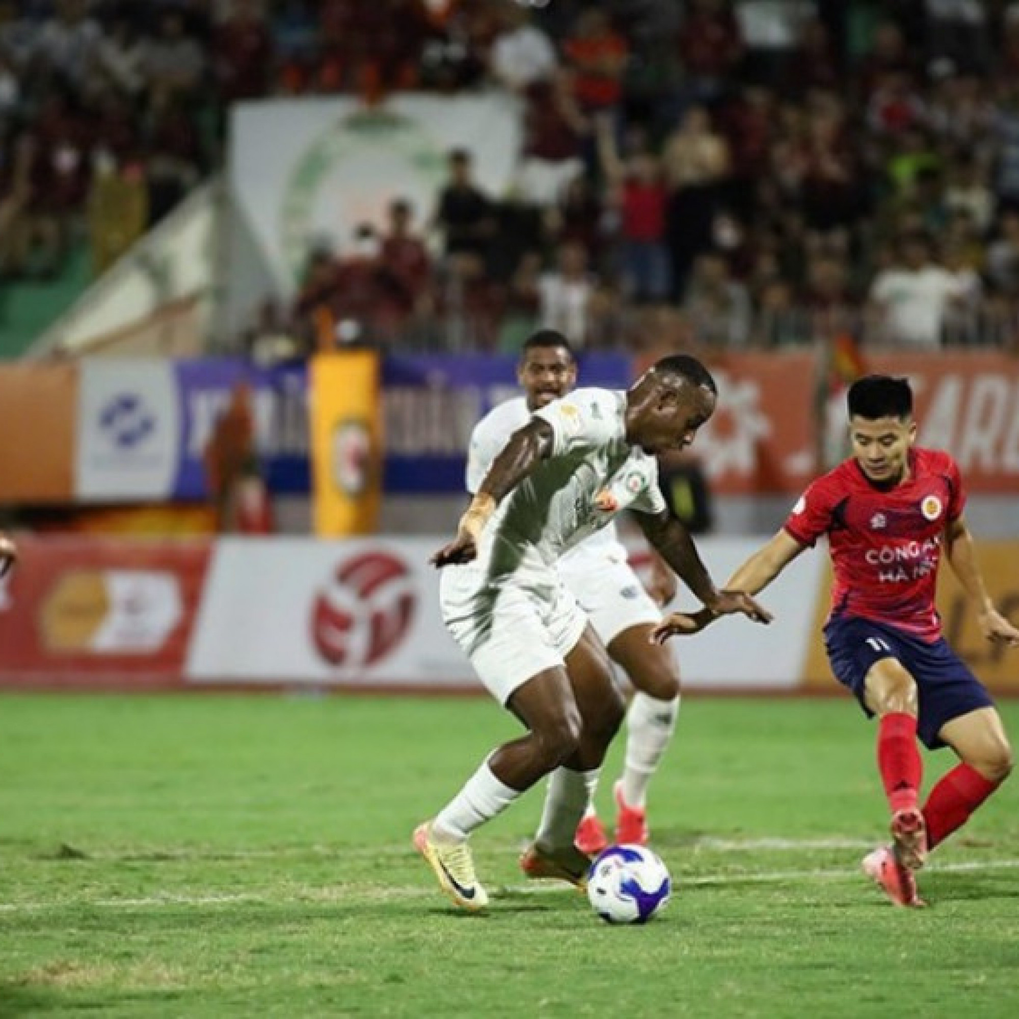 Thể thao - Video bóng đá Bình Định - Công an Hà Nội: &quot;Cơn mưa&quot; 6 bàn (V-League)