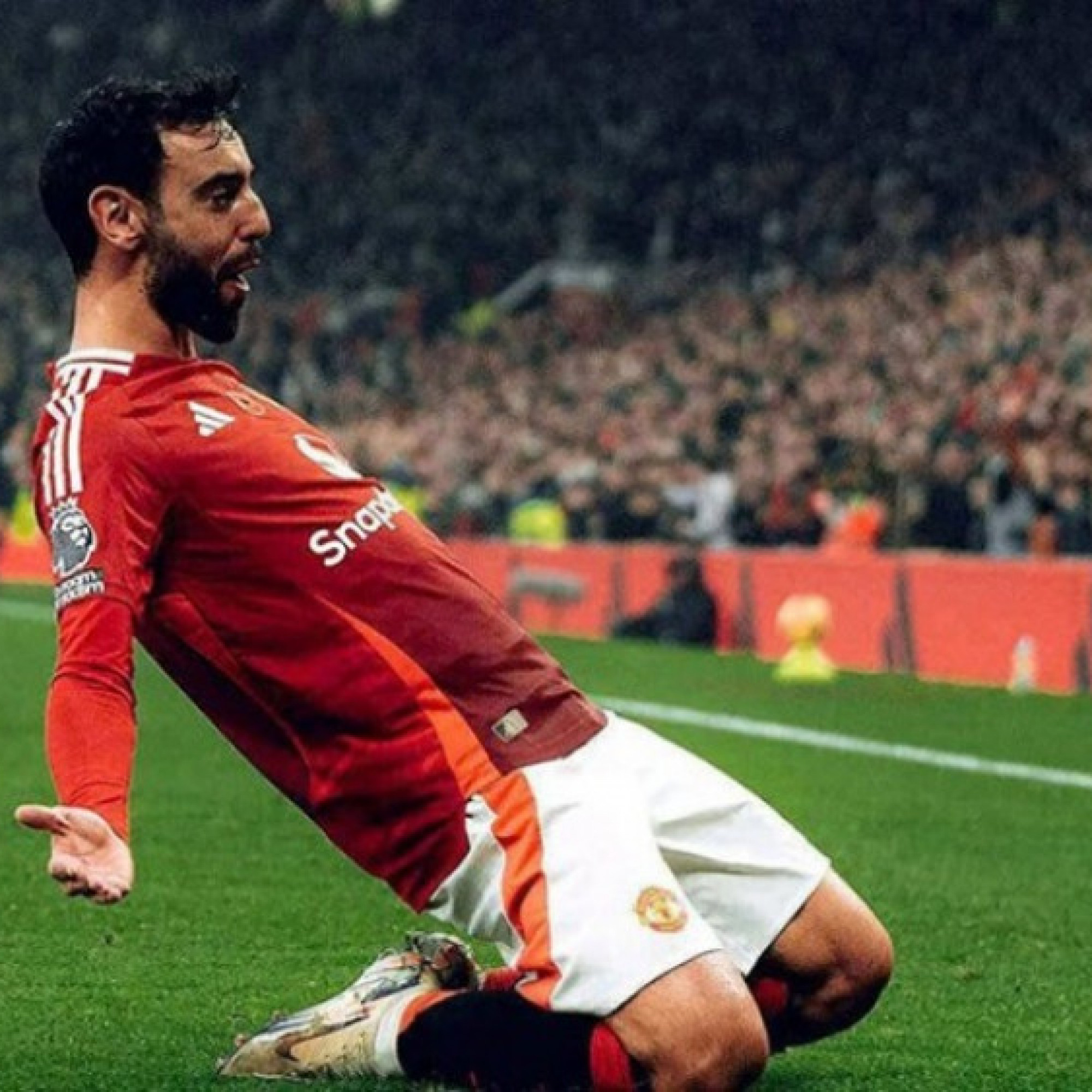  - Fernandes từ chối lương 1,5 triệu euro/tuần từ Al Hilal, MU giữ được siêu sao